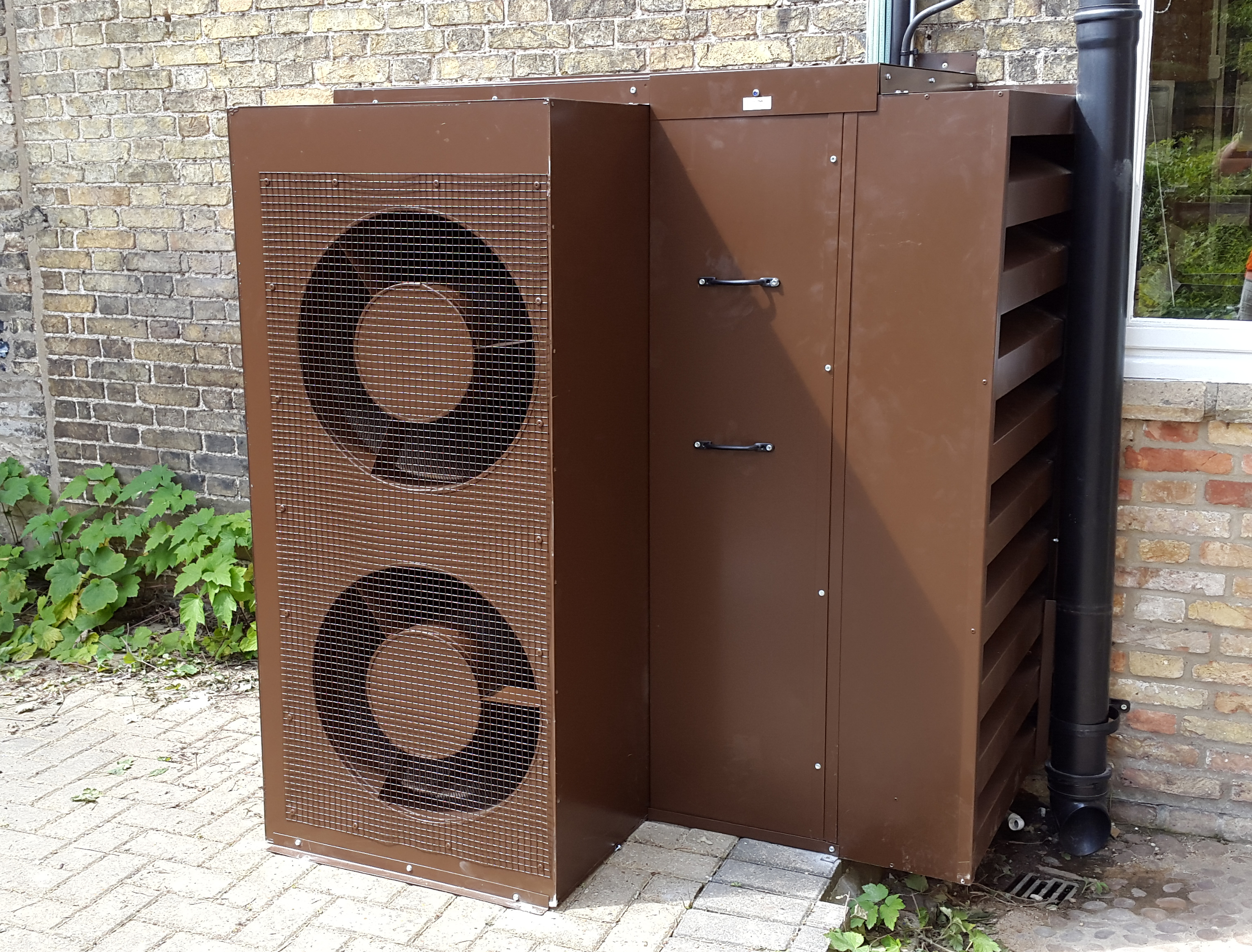 Polyester powder-coated enclosure